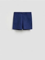 Szorty chino z domieszką lnu - niebieski. Niebieskie szorty męskie Reserved, z bawełny, bez kołnierzyka. Za 129.99 zł.