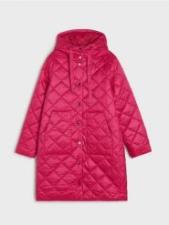 Pikowany płaszcz z regulowanym kapturem - różowy. Czerwone płaszcze damskie Sinsay, l, bez wzorów. Za 89.99 zł.