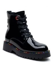 Foreverfolie Botki w kolorze czarnym rozmiar: 37. Czarne botki damskie Foreverfolie, bez obcasa, bez zapięcia. Za 162.11 zł.