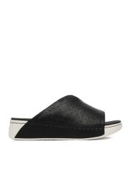 Go Soft Klapki CEO-R26SS02248 Czarny. Czarne klapki damskie GO SOFT, bez wzorów, ze skóry, bez obcasa. Za 119.99 zł.