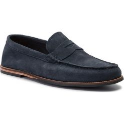 Mokasyny CLARKS - Whitley Free 261396117 Navy Sude. Niebieskie mokasyny męskie Clarks, z materiału. W wyprzedaży za 219.00 zł.