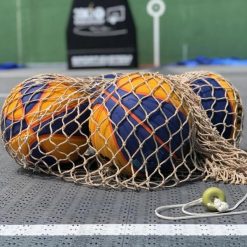 Torba na piłki Ecoballution UD. Białe torebki klasyczne damskie ECOBALLUTION, bez wzorów, z nylonu, bez dodatków. Za 138.50 zł.