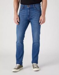 WRANGLER LARSTON MĘSKIE SPODNIE JEANSOWE JEANSY ARIES BLUE W18SAG42A 112329012. Niebieskie jeansy męskie Wrangler. Za 239.99 zł.