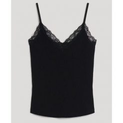 Damski prążkowany podkoszulek z bawełny organicznej z koronkowym wykończeniem Su. Czarne bielizna termoaktywna damska Superdry., bez wzorów, z bawełny. Za 107.05 zł.