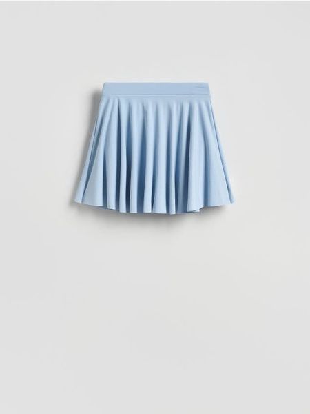 Gładkie spódnico-szorty - jasnoniebieski. Niebieskie szorty damskie Reserved, bez wzorów, z tkaniny. Za 119.99 zł.