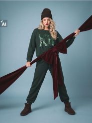 Świąteczna bluza crewneck z cekinowym napisem JOY - zielony. Zielone bluzy bez kaptura damskie Sinsay, l. Za 39.99 zł.