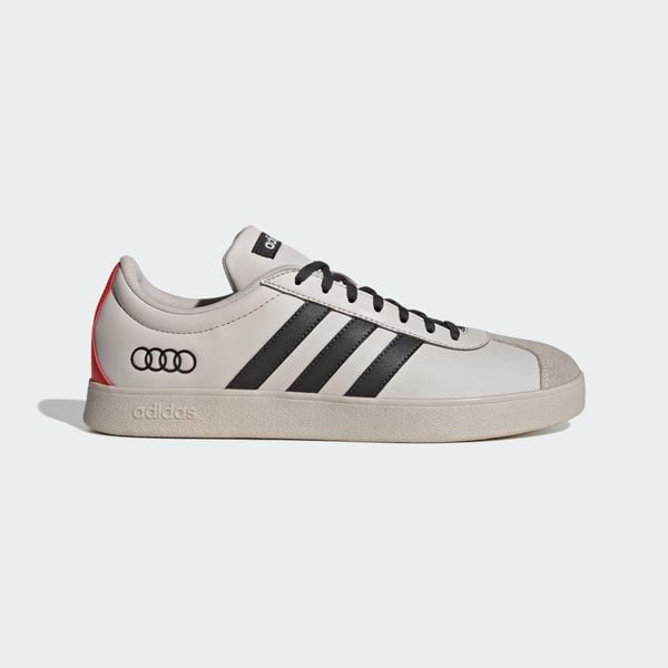 BUTY VL COURT AUDI REVOLUT F1 TEAM. Białe buty sportowe na co dzień damskie Adidas, bez wzorów, z gumy, trekkingowe. Za 299.00 zł.