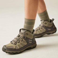 Buty damskie trekkingowe wysokie z membraną Edgepoint IV. Brązowe obuwie trekkingowe damskie Regatta. W wyprzedaży za 309.00 zł.