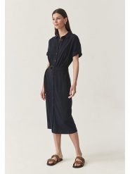 TATUUM Sukienka w kolorze granatowym rozmiar: M. Niebieskie sukienki damskie Tatuum, m, bez wzorów, z tkaniny, bez kołnierzyka, bez ramiączek, midi. Za 187.07 zł.