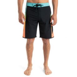 Spodenki boardshort dla Mężczyzn SURFSILK HOLMES 20" Czarny. Czarne szorty męskie Quiksilver, z elastanu, bez kołnierzyka. Za 319.99 zł.