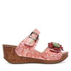 Klapki Laura Vita. Czerwone klapki damskie Laura Vita, bez wzorów, bez obcasa. Za 269.99 zł.