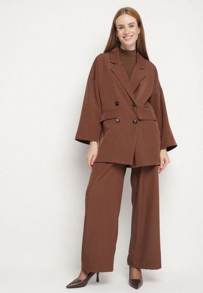 Brązowy Komplet Garniturowy Dwurzędowa Marynarka Oversize i Szerokie Spodnie Tevalda. Brązowe marynarki i żakiety damskie Born2be, z aplikacjami, biznesowe. Za 199.99 zł.