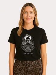 WOOOP Koszulka "Frida Kahlo Butterfly" w kolorze czarnym rozmiar: S. Czarne bluzki damskie Wooop, s, bez wzorów, z bawełny, bez kołnierzyka, bez ramiączek. Za 56.99 zł.