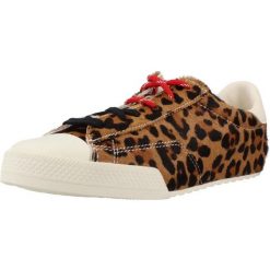 Buty CONVERSE A19174C Nadruk zwierzęcy. Obuwie treningowe damskie Converse, na fitness i siłownię. Za 394.99 zł.
