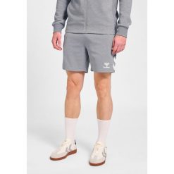Szorty Hummel Move 2.0. Szare szorty męskie HUMMEL, bez kołnierzyka. Za 270.50 zł.