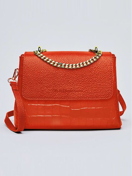 CXL by Christian Lacroix Skórzana torebka w kolorze czerwonym - 24 x 18 x 8 cm rozmiar: onesize. Czerwone torebki klasyczne damskie CXL by Christian Lacroix, bez wzorów, z materiału, bez dodatków. Za 299.50 zł.