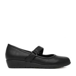 Półbuty Go Soft. Czarne półbuty damskie GO SOFT, bez wzorów, bez obcasa, na płaskiej podeszwie. Za 139.99 zł.
