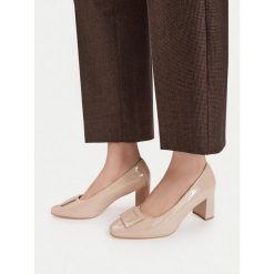 Czółenka Lasocki. Brązowe czółenka damskie Lasocki, bez wzorów, bez obcasa. Za 249.99 zł.