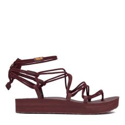 Sandały Teva. Czerwone sandały damskie Teva, bez wzorów, bez obcasa, na płaskiej podeszwie. Za 299.99 zł.