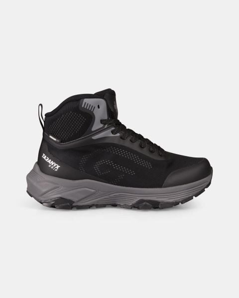 Uniseksowe wysokie buty trekkingowe Kilpi PINUT HIGH WP-U. Czarne buty trekkingowe męskie Kilpi, z materiału, bez zapięcia. Za 370.41 zł.