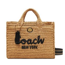 Torebka Coach. Brązowe torebki klasyczne damskie Coach, bez wzorów, bez dodatków. Za 1,009.00 zł.