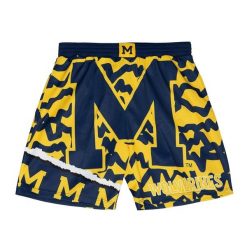 Szorty uniwersytet Michigan Wolverines NCAA Jumbotron 2.0 Sublimated. Niebieskie szorty męskie Mitchell & Ness, bez kołnierzyka. Za 311.00 zł.