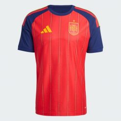 Koszulka domowa Hiszpania 26 Authentic. Czerwone t-shirty sportowe męskie Adidas, s, z dzianiny, bez ramiączek, do piłki nożnej, climacool (adidas). Za 649.00 zł.