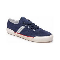 Tenisówki w kolorze granatowym. Niebieskie trampki i tenisówki męskie Pepe Jeans, bez wzorów, z materiału, bez zapięcia. W wyprzedaży za 109.95 zł.