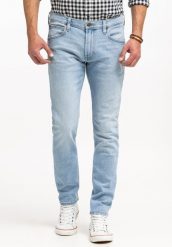 LEE LUKE MĘSKIE SPODNIE JEANSOWE JEANSY DŻINSY BLUE SKY LIGHT L719ICC25 112331736, W32 L34. Niebieskie jeansy męskie Lee, na lato. Za 259.99 zł.
