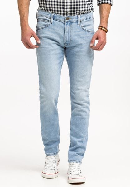 LEE LUKE MĘSKIE SPODNIE JEANSOWE JEANSY DŻINSY BLUE SKY LIGHT L719ICC25 112331736, W36 L32. Niebieskie jeansy męskie Lee, na lato. Za 259.99 zł.