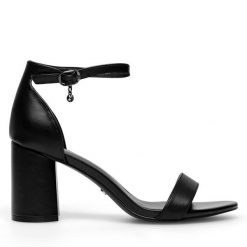 Sandały Lasocki. Czarne sandały damskie Lasocki, bez wzorów, bez obcasa, na słupku. Za 229.99 zł.
