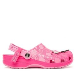 Klapki Crocs. Czerwone klapki damskie Crocs, bez wzorów, bez obcasa. Za 249.99 zł.