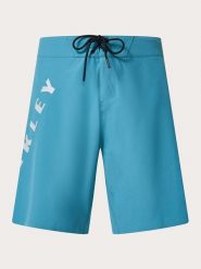 Oakley Szorty kąpielowe "Cut Logo 20" w kolorze niebieskim rozmiar: 32. Niebieskie szorty sportowe męskie Oakley, z materiału, outdoorowe. Za 132.05 zł.