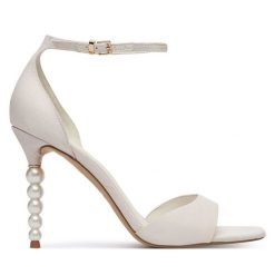Sandały Aldo. Białe sandały damskie Aldo, bez wzorów, bez obcasa, na szpilce. Za 459.99 zł.