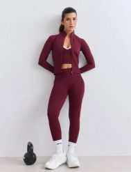 Damskie legginsy dłuższe, wysoki stan, invisible scrunch Shape Seamless bordowe. Czerwone legginsy sportowe damskie Aim'n, xs, bez wzorów, z dzianiny, z podwyższonym stanem, na fitness i siłownię. Za 303.00 zł.