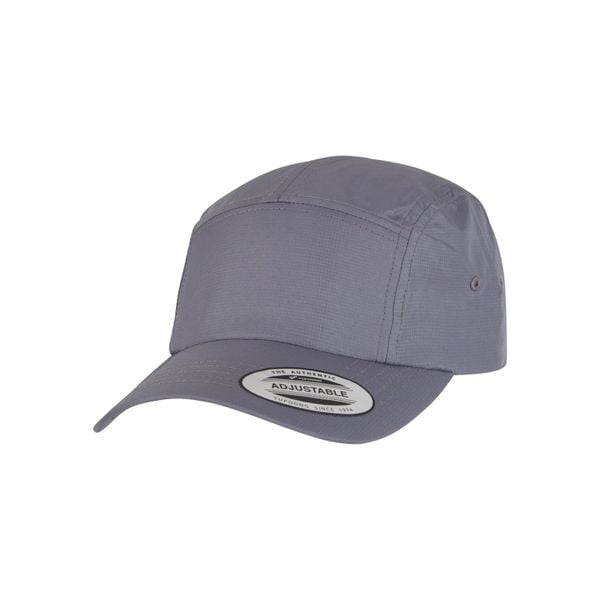 Czapka z daszkiem Flexfit Jockey. Szare czapki męskie FLEXFIT, bez wzorów. Za 146.50 zł.