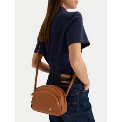 Torebka Beverly Hills Polo Club. Brązowe listonoszki damskie Beverly Hills Polo Club, bez wzorów, bez dodatków. Za 179.99 zł.
