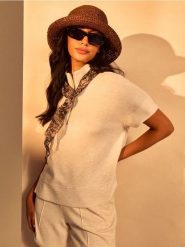 Bluza half-zip soft touch z domieszką wiskozy - kremowy. Białe bluzy bez kaptura damskie Sinsay, l, bez wzorów, z dzianiny, bez ramiączek, bez kaptura. Za 39.99 zł.