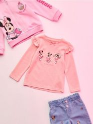 Bawełniania koszulka z falbanką i nadrukiem Minnie Mouse - różowy. Czerwone koszulki dziewczęce Sinsay, l, bez wzorów, z bawełny, bez ramiączek. Za 12.99 zł.