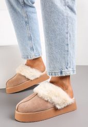 Ciemnobeżowe Kapcie z Imitacji Zamszu na Platformie z Futerkiem i Pionowym Przeszyciem Silvara. Brązowe kapcie damskie Renee. Za 69.99 zł.