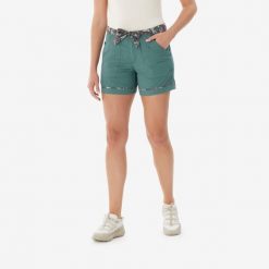 Spodenki turystyczne damskie Quechua NH500. Zielone szorty damskie QUECHUA, bez wzorów, z bawełny, sportowe. Za 99.99 zł.