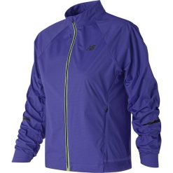 Kurtka sportowa w kolorze niebieskim. Niebieskie kurtki treningowe męskie New Balance, m, bez wzorów. W wyprzedaży za 479.95 zł.