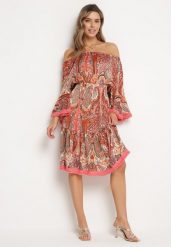 Czerwona Sukienka Hiszpanka Ozdobiona Frędzlami o Rozkloszowanym Fasonie w Print Paisley Allnight. Czerwone sukienki damskie Born2be, na co dzień, l, bez wzorów, eleganckie, bez kołnierzyka, bez ramiączek, midi, proste. W wyprzedaży za 67.99 zł.