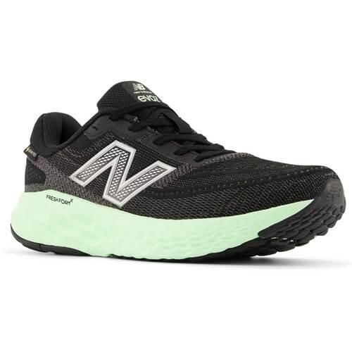 Buty do biegania damskie New Balance WEVOZGP4BLA. Czarne obuwie do biegania damskie New Balance. Za 871.00 zł.