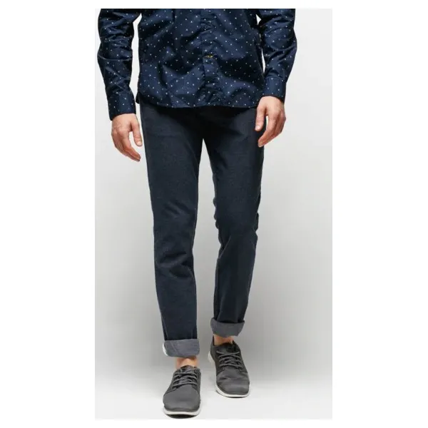 Timberland Spodnie Sargent Lake Dots Dobby Chino , granatowy, rozmiar 32/32. Niebieskie spodnie materiałowe męskie Timberland, bez wzorów, z bawełny. W wyprzedaży za 343.99 zł.