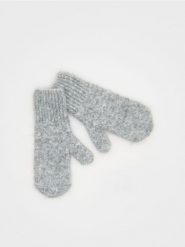 Dzianinowe rękawiczki - ciemnoszary. Szare rękawiczki damskie Reserved, bez wzorów, z dzianiny. W wyprzedaży za 17.99 zł.
