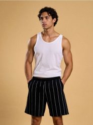 Bawełniane szorty w paski - granatowy. Niebieskie szorty męskie Sinsay, bez wzorów, z bawełny. Za 49.99 zł.