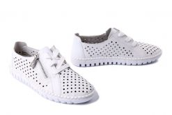 RIEKER M2300-80 white, półbuty damskie. Białe półbuty damskie Rieker, bez wzorów, bez obcasa. Za 339.90 zł.