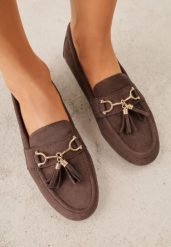 Ciemnobrązowe Mokasyny VICES z Modnymi Chwostami z Imitacji Zamszu z Wkładką z Naturalnej Skóry Calirea. Brązowe mokasyny damskie Born2be, z jeansu. Za 89.99 zł.