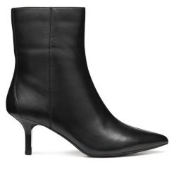 Botki Geox. Czarne botki damskie Geox, bez obcasa, na szpilce, bez zapięcia. Za 539.99 zł.